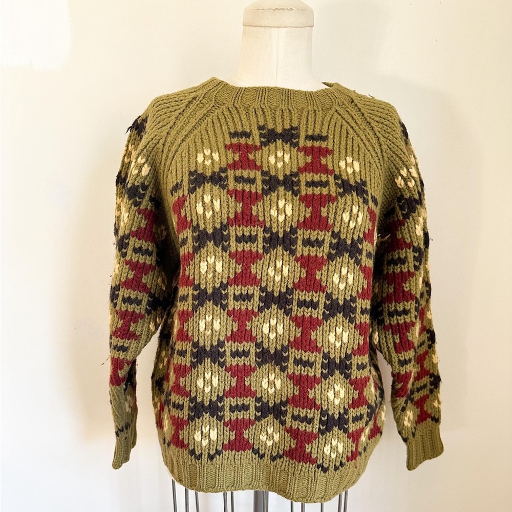 ⭐️3/$30⭐️ (bundle deal) Vintage 1960s-70s Olive Green Nordic Sweater / M